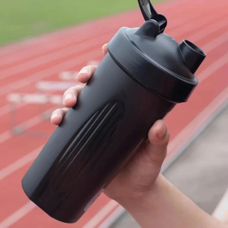 Butelka shaker 600 ml (20 oz)  – Nutrition And Fitness recenzja i cena